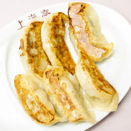 【横須賀】創業50年「上海亭 安浦本店」タレなしで旨い!白菜入り焼餃子の秘密